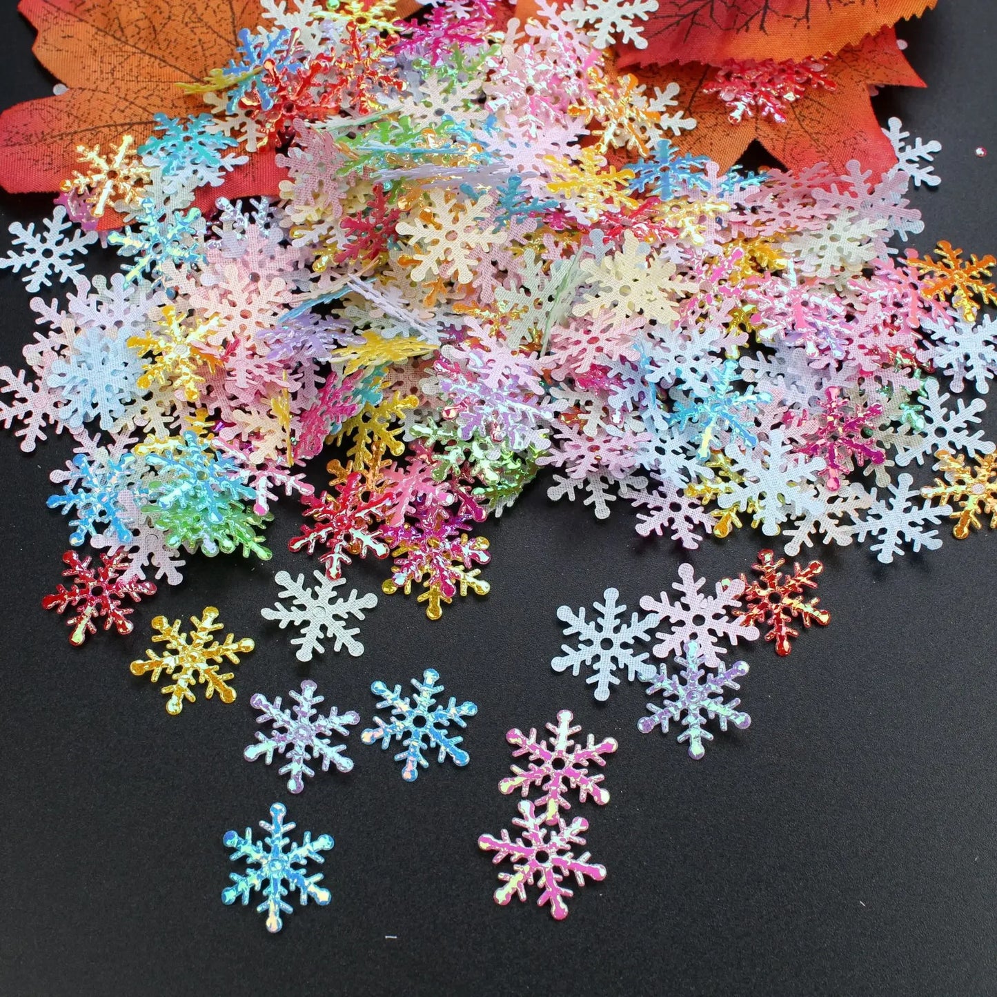 300pcs Snowflake Confetti (2 cm / 0.8 in) – Christmas & Winter Party Décor
